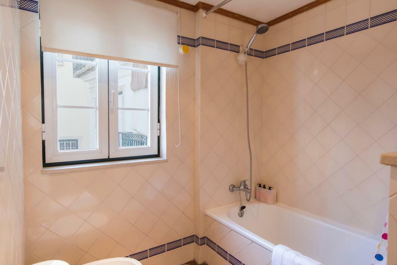 Cosy Alfama Apartment Lisbon Bagian luar foto