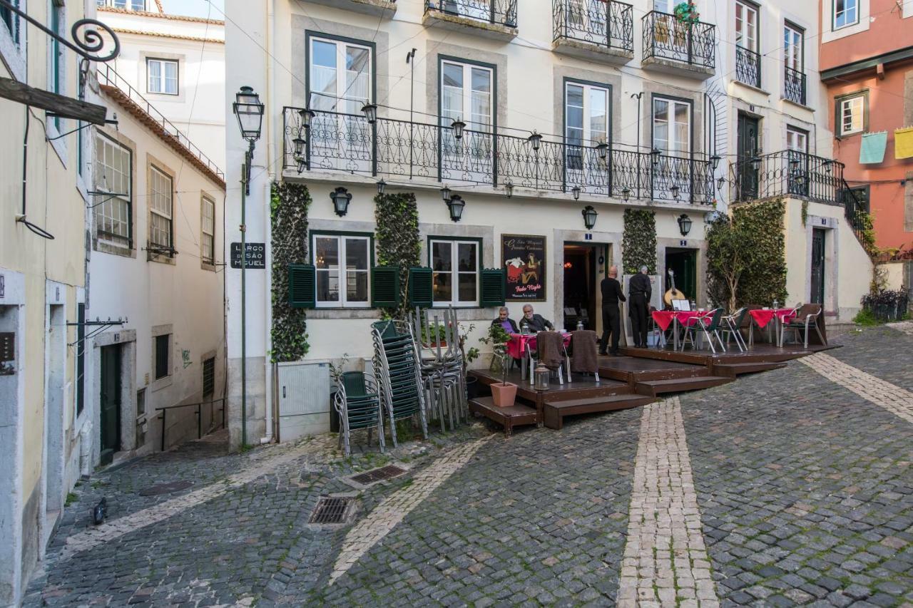 Cosy Alfama Apartment Lisbon Bagian luar foto